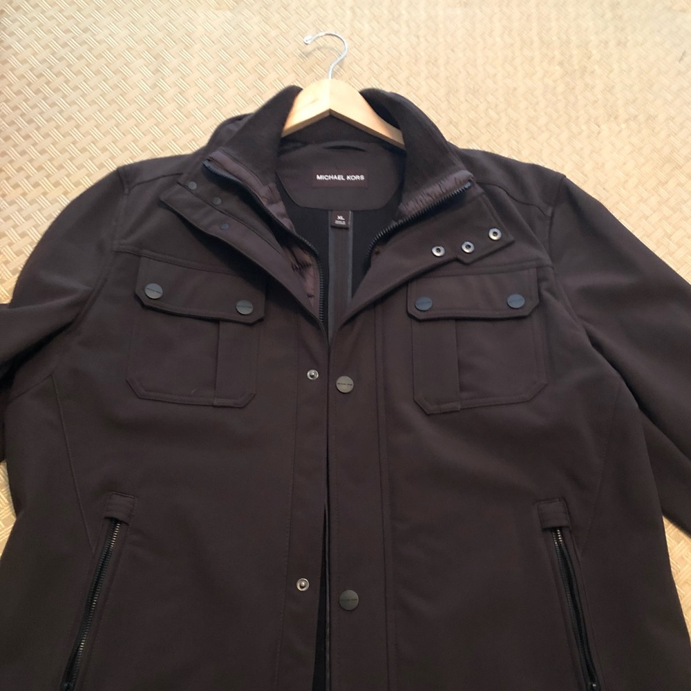 Men’s winter jacket with built in lining.